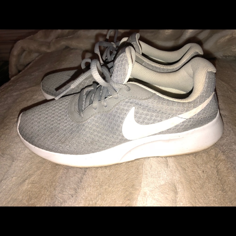! NIKE RUNNING SHOES ! - Picture 2 of 4